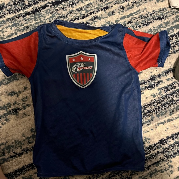 i9 Sports soccer Jersey and Shin Guards YS - Picture 2 of 8